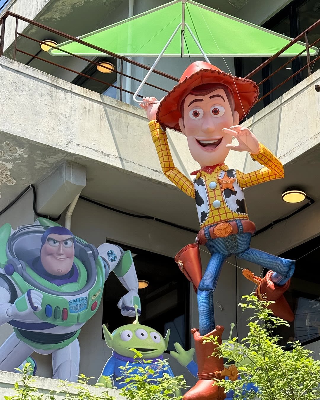 Toy Story Nostalgia and Character Pop-up Culture in Seongsu