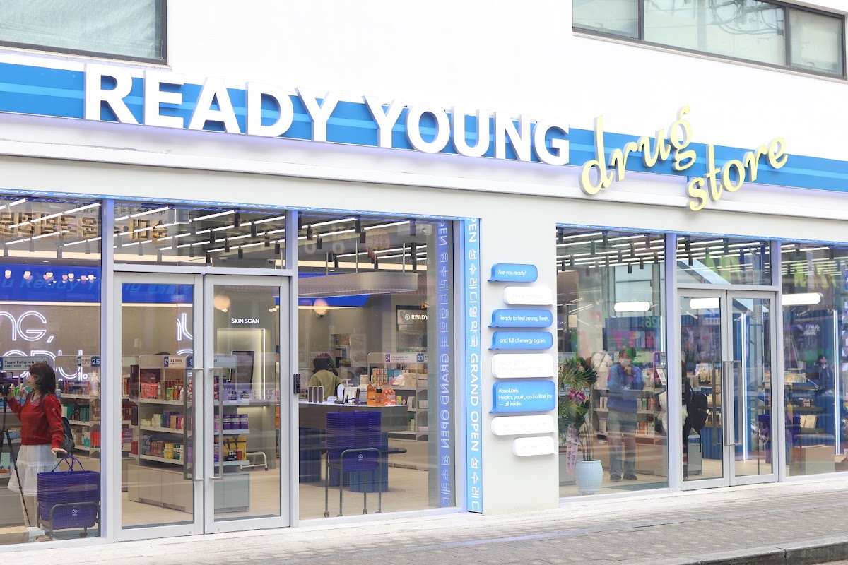 Toy Story Nostalgia and Character Pop-up Culture in Seongsu 3